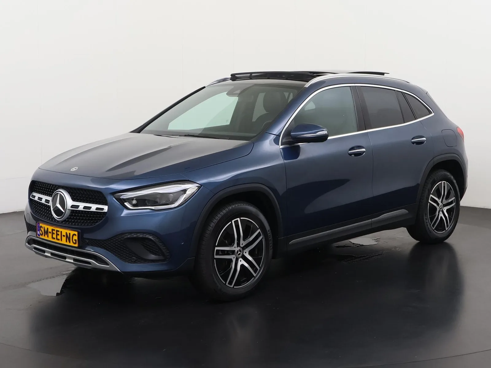Mercedes-Benz GLA (2022) — foto 1