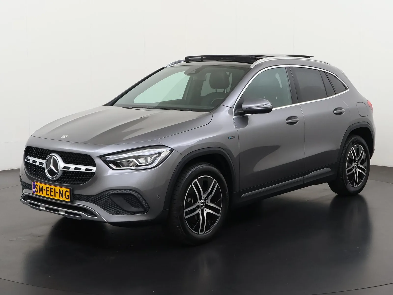 Mercedes-Benz GLA (2021) — foto 1