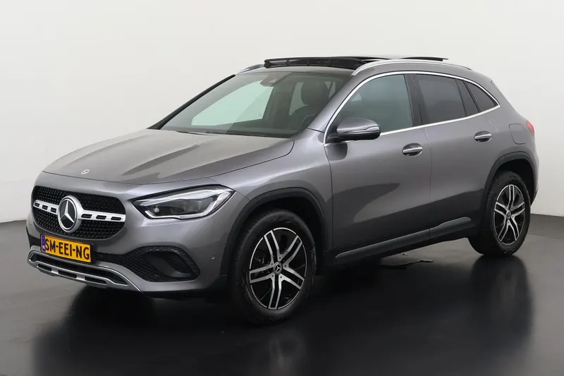 Mercedes-Benz GLA (2023)