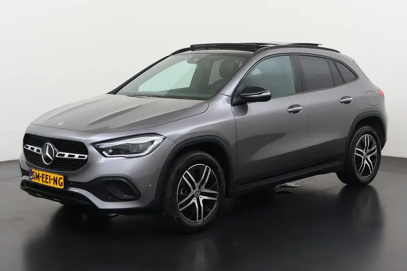 Mercedes-Benz GLA (2022)