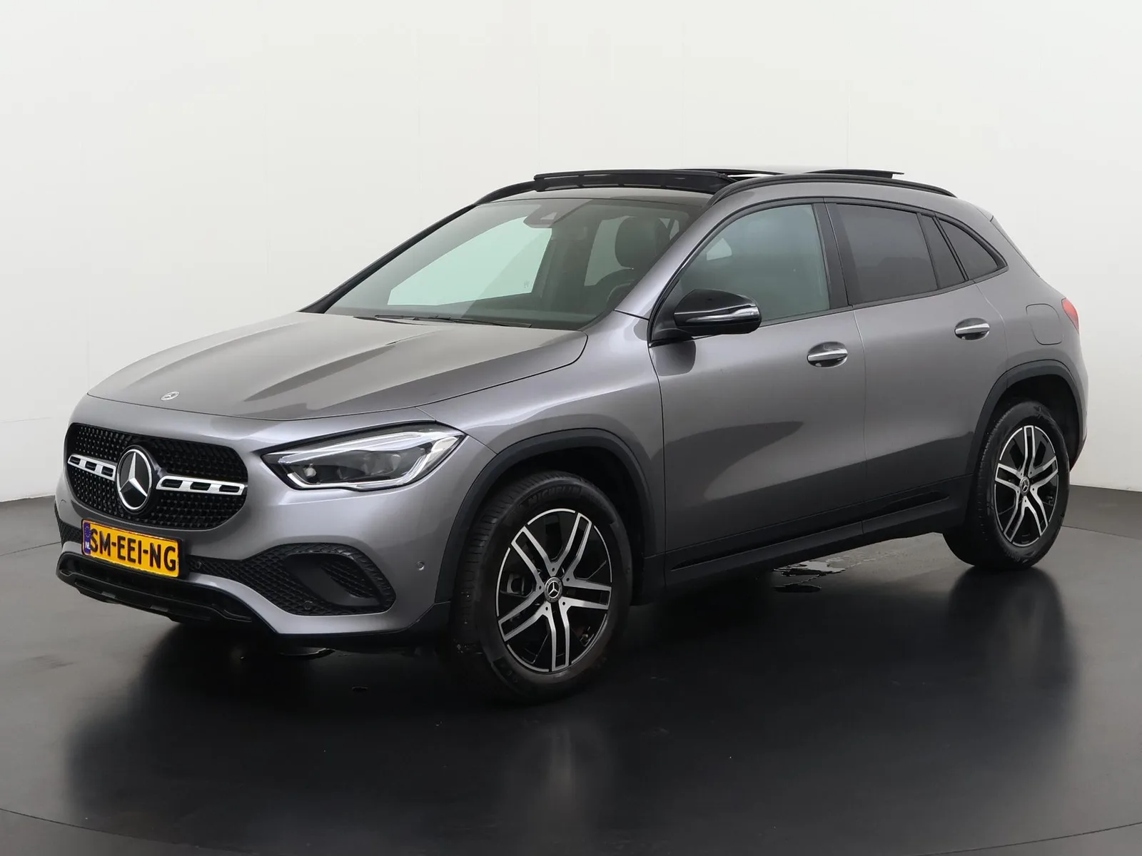 Mercedes-Benz GLA (2022) — foto 1