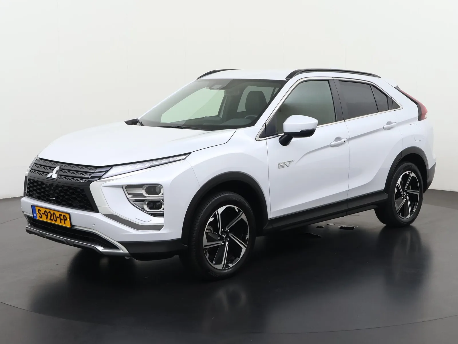 Mitsubishi Eclipse Cross (2023) — foto 1