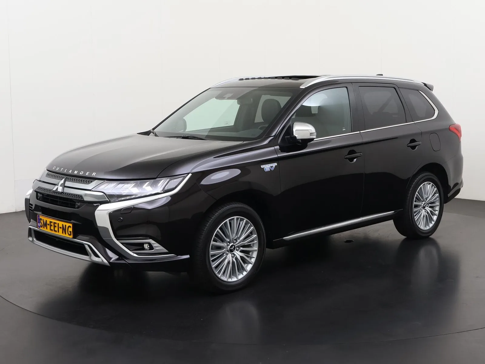 Mitsubishi Outlander (2019) — foto 1