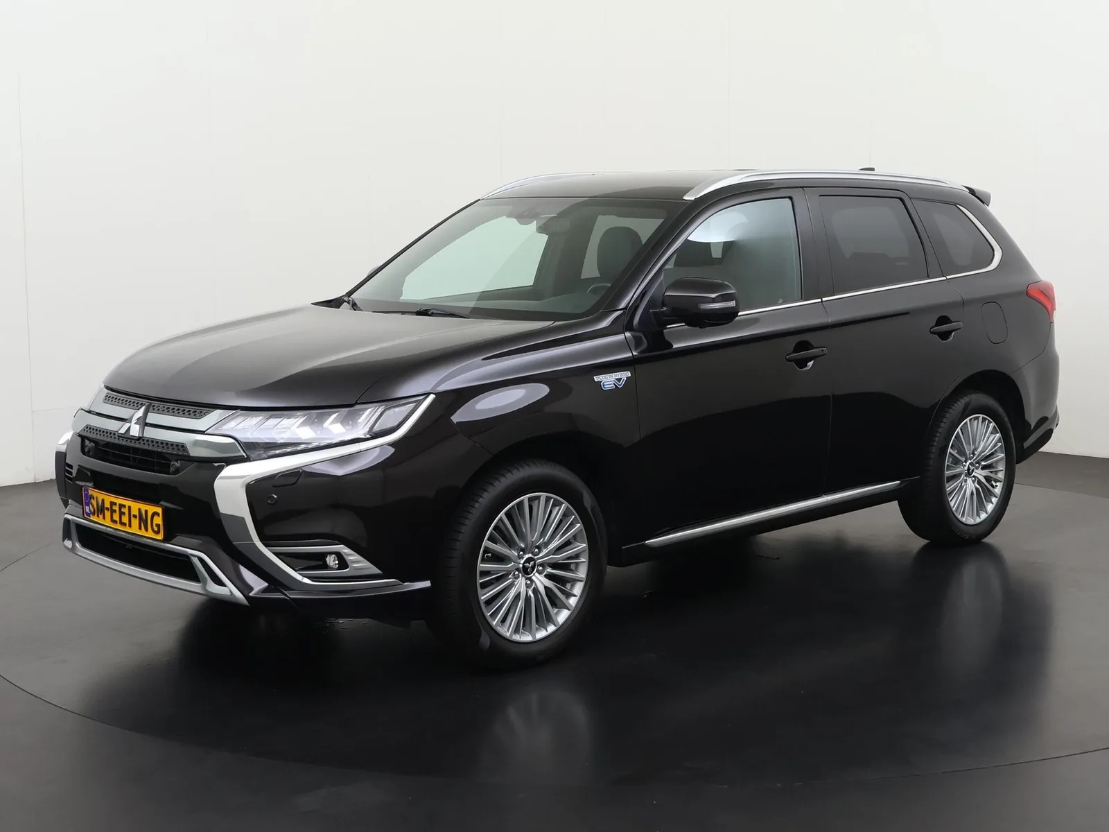 Mitsubishi Outlander (2019) — foto 1