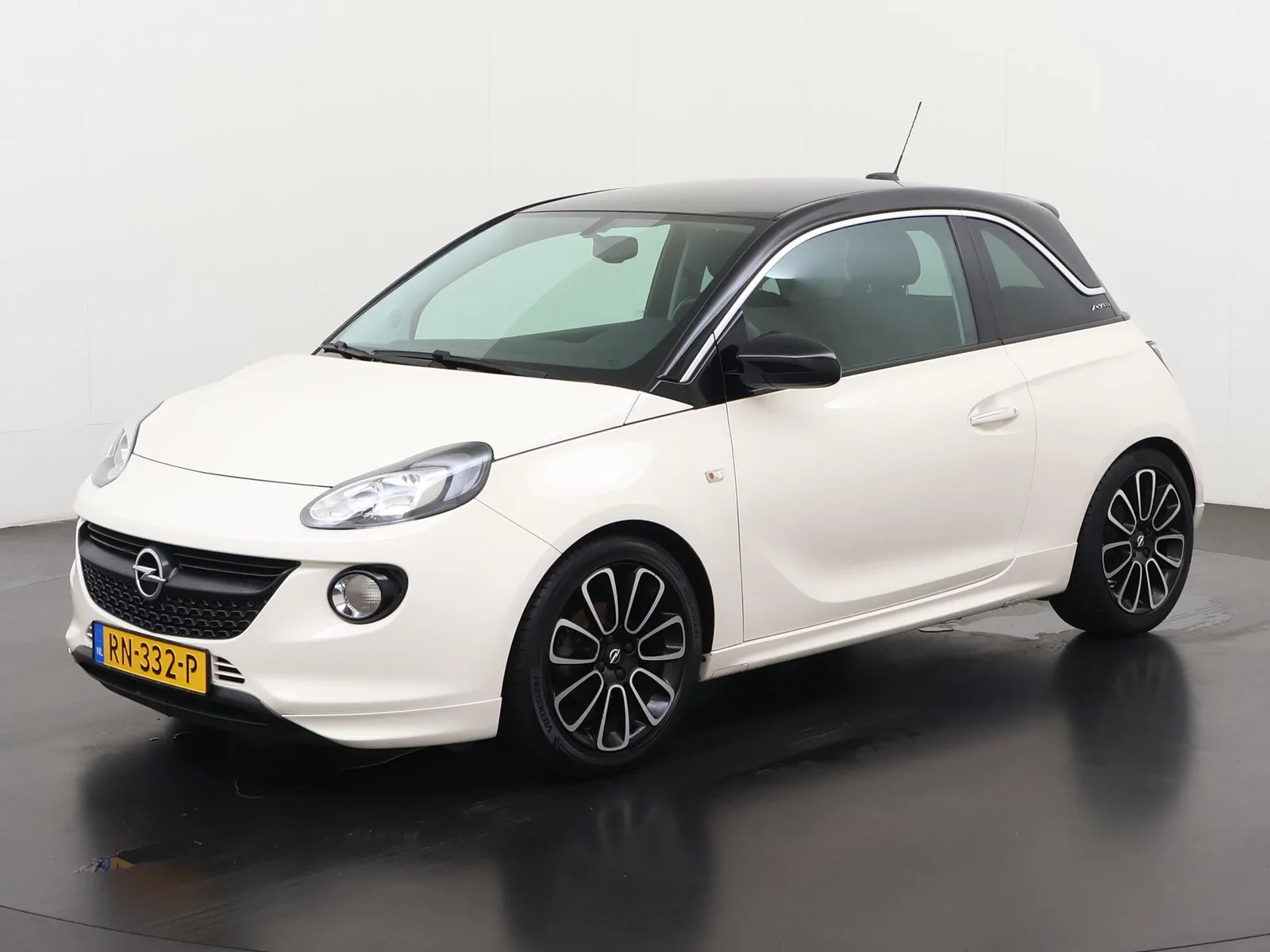 Opel Adam (2018) — foto 1