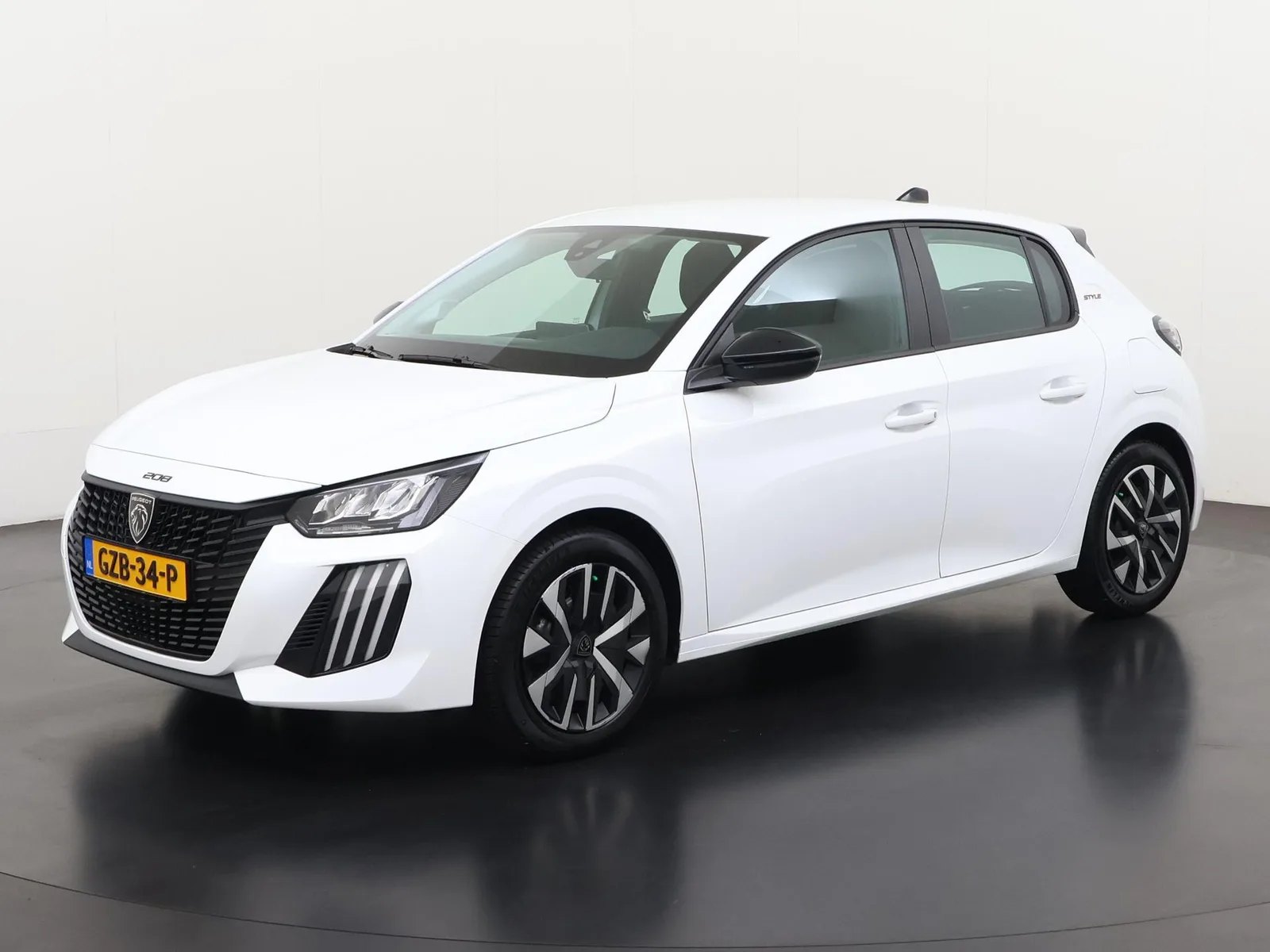 Peugeot 208 (2024) — foto 1