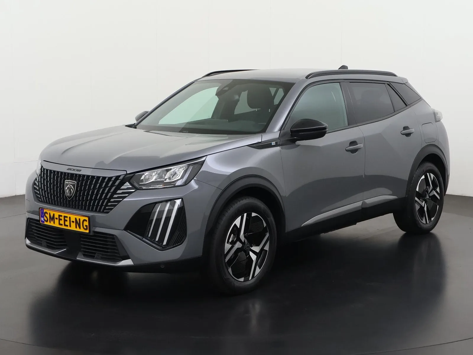 Peugeot e-2008 (2024) — foto 1