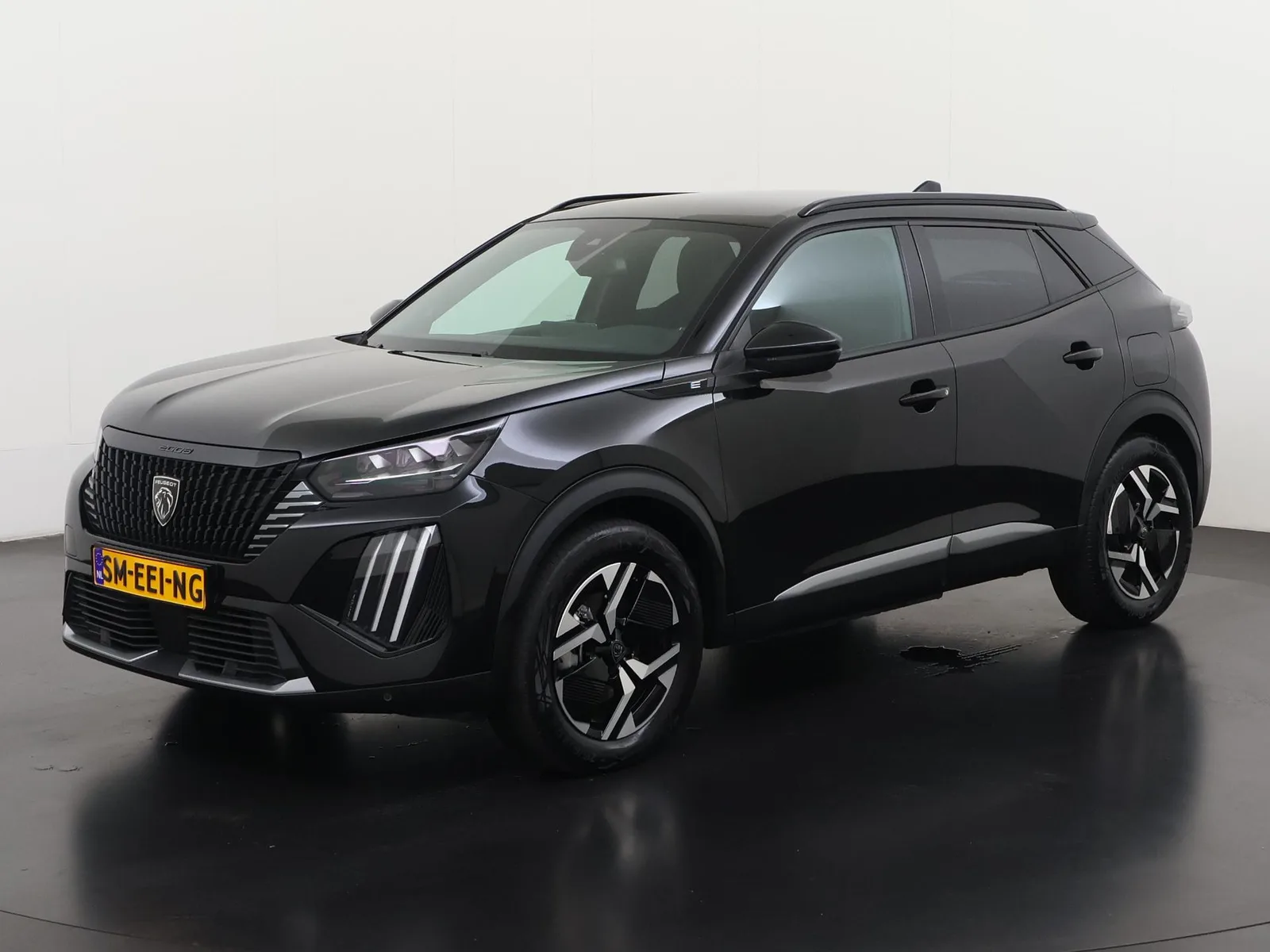 Peugeot e-2008 (2025) — foto 1