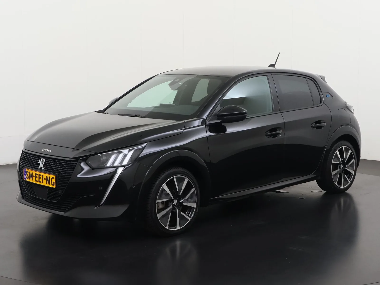 Peugeot e-208 (2021) — foto 1