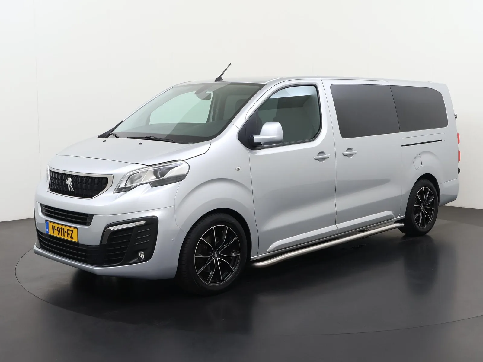 Peugeot Expert (2017) — foto 1