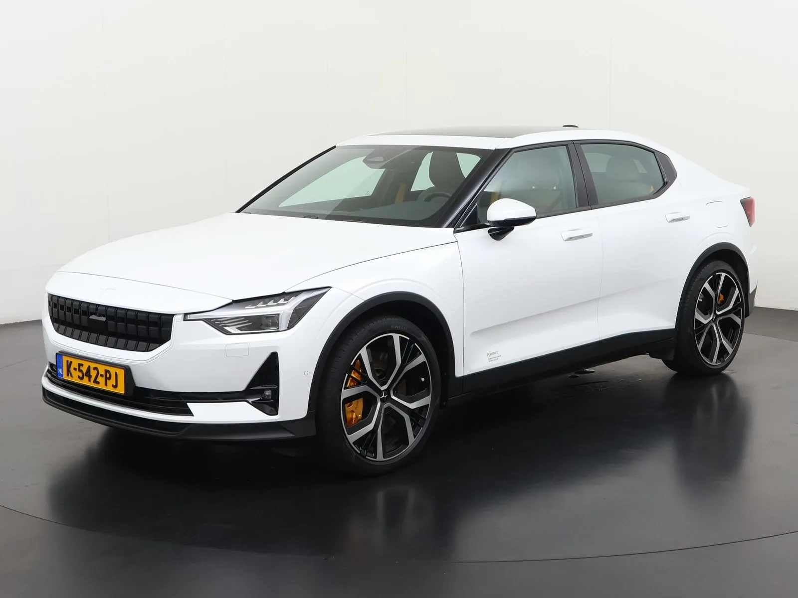 Polestar 2 (2021) — foto 1