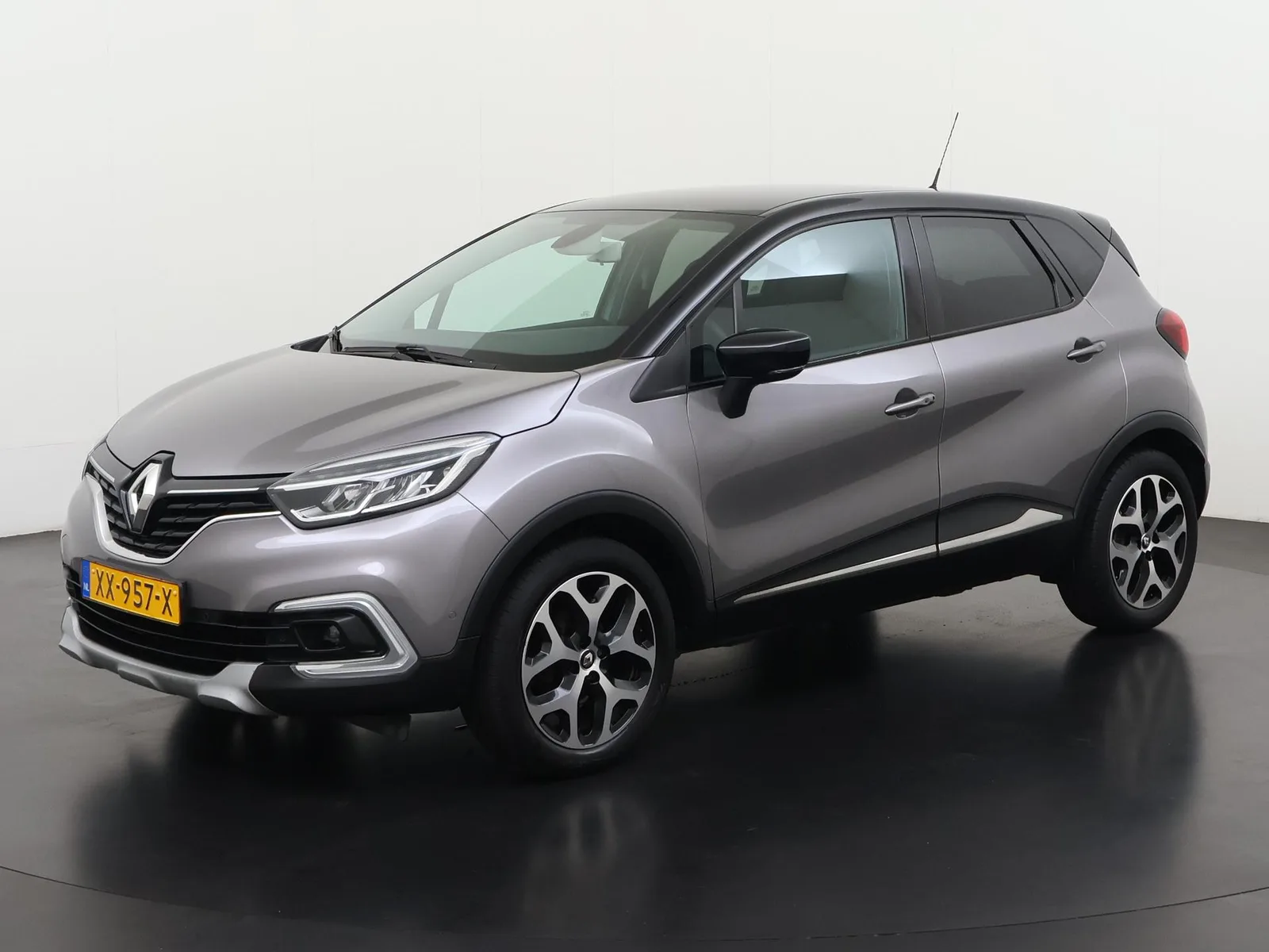 Renault Captur (2019) — foto 1