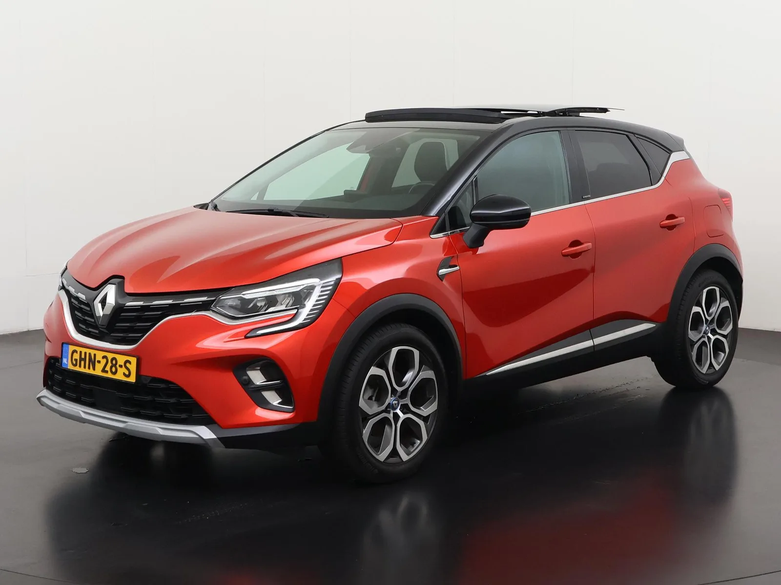 Renault Captur (2021) — foto 1