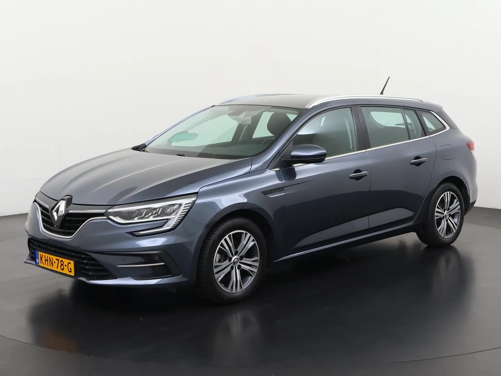 Renault Mégane (2023) — foto 1