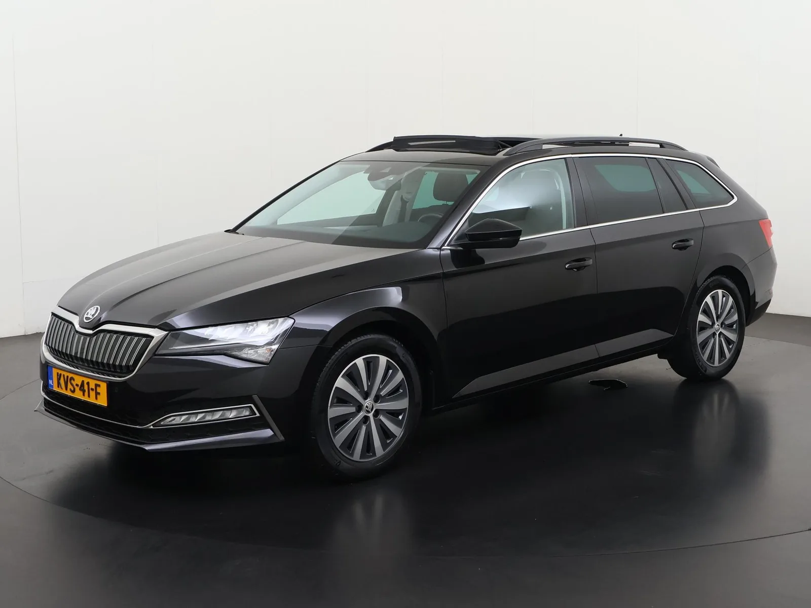 Škoda Superb (2022) — foto 1