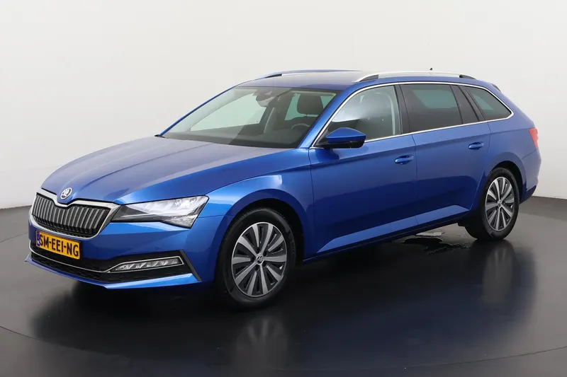 Škoda Superb (2023)