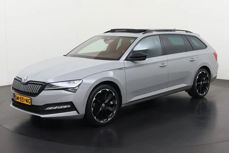 Škoda Superb (2023)