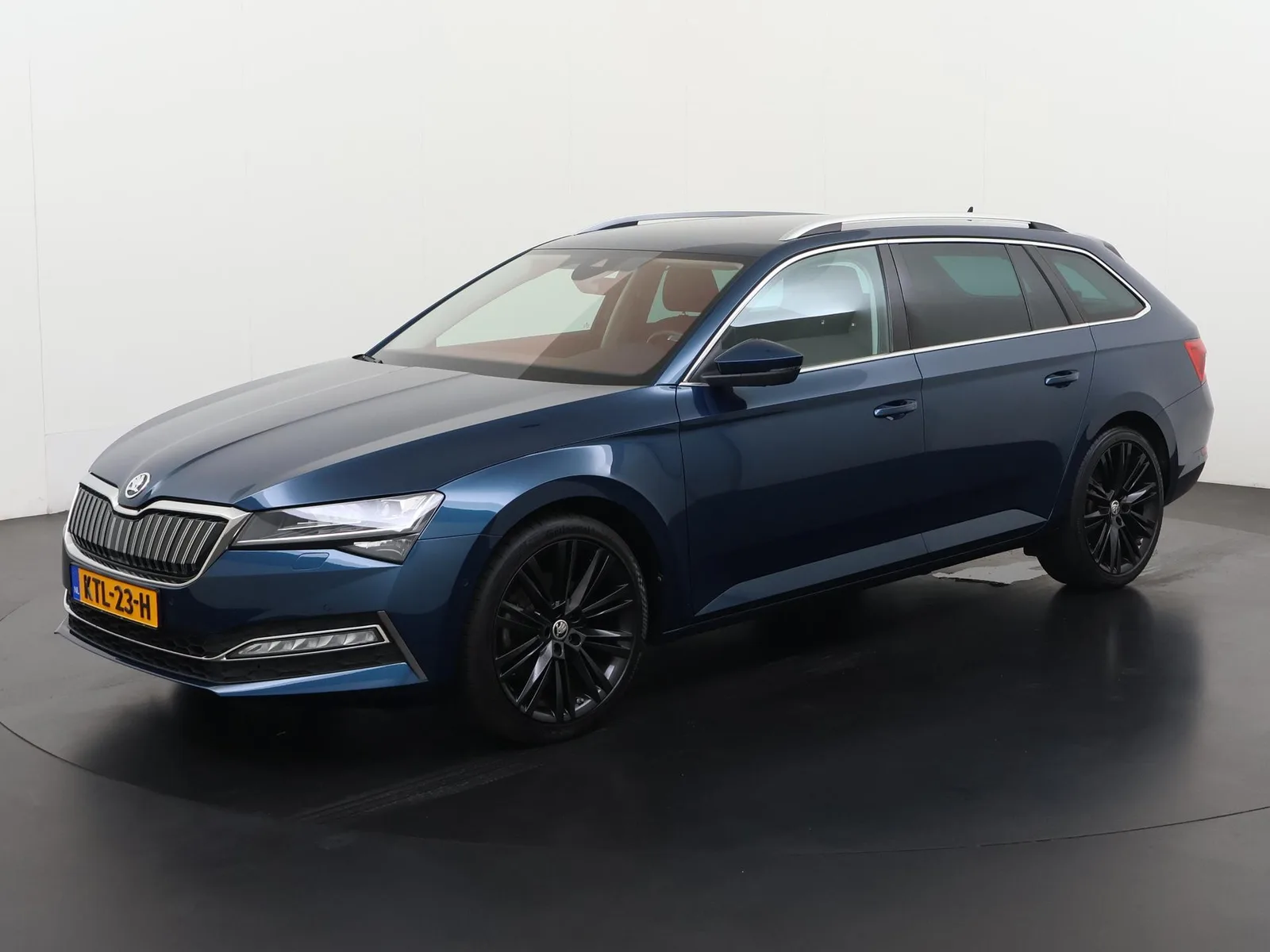 Škoda Superb (2022) — foto 1