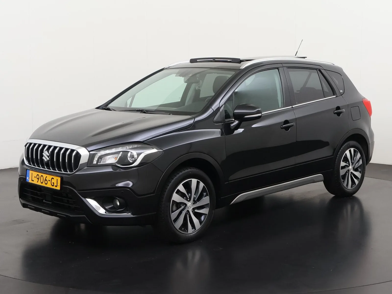 Suzuki S-Cross (2021) — foto 1