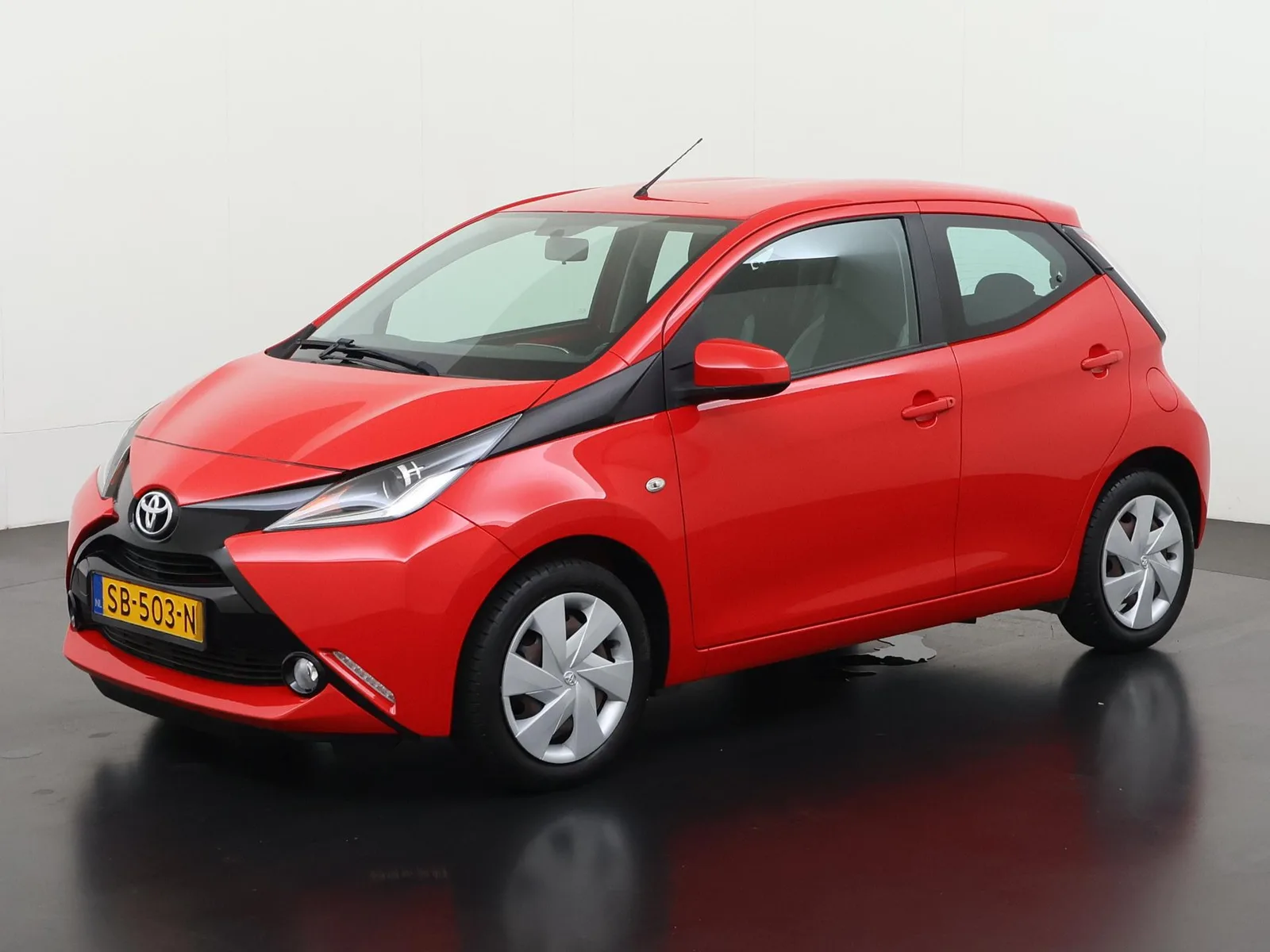 Toyota Aygo (2018) — foto 1