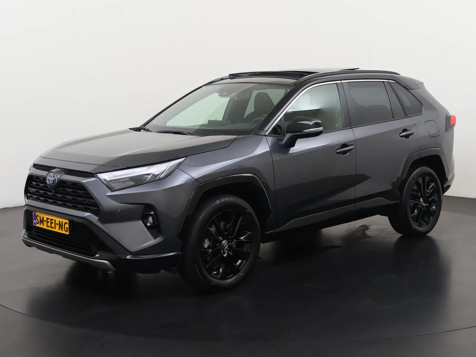Toyota RAV4 (2022) — foto 1