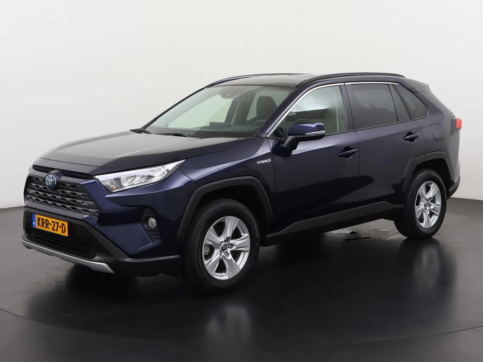 Toyota RAV4 (2019) — foto 1