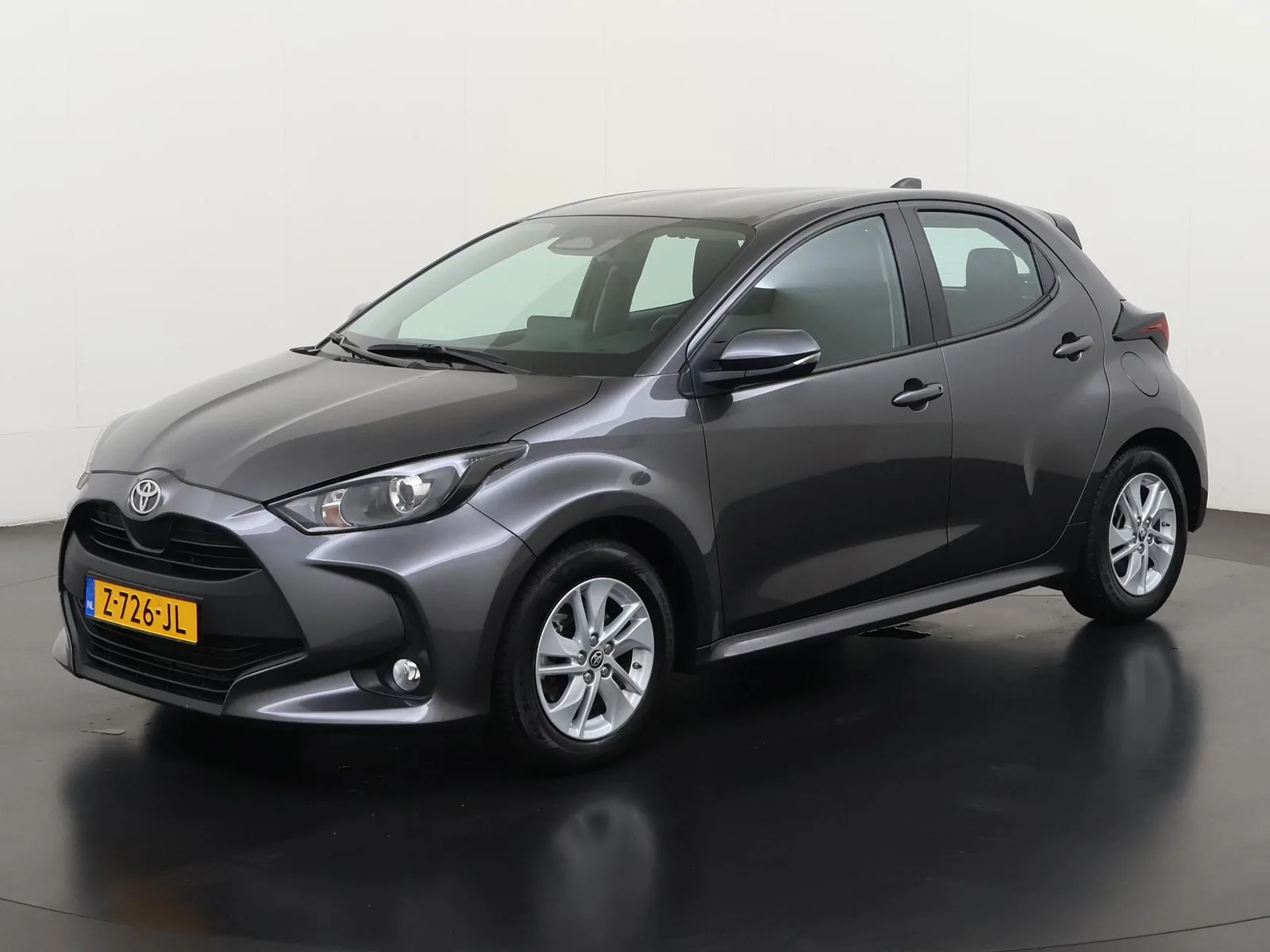 Toyota Yaris (2024) — foto 1