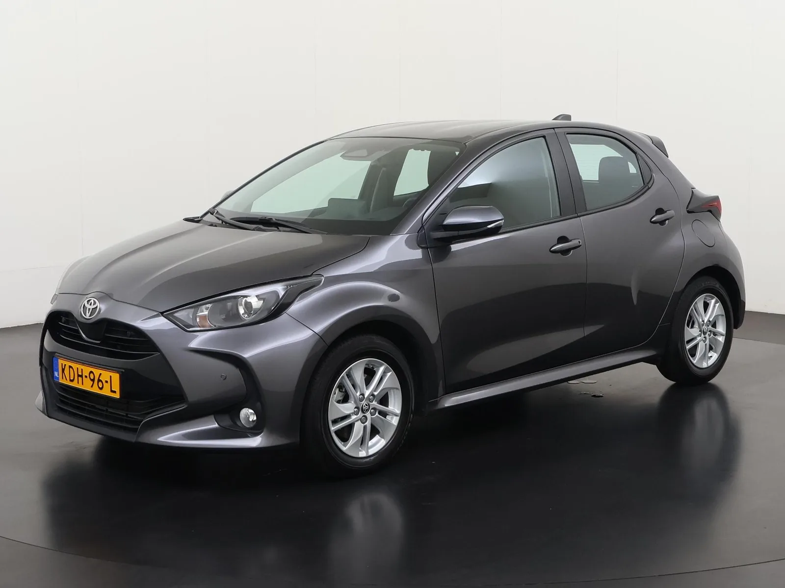 Toyota Yaris (2024) — foto 1