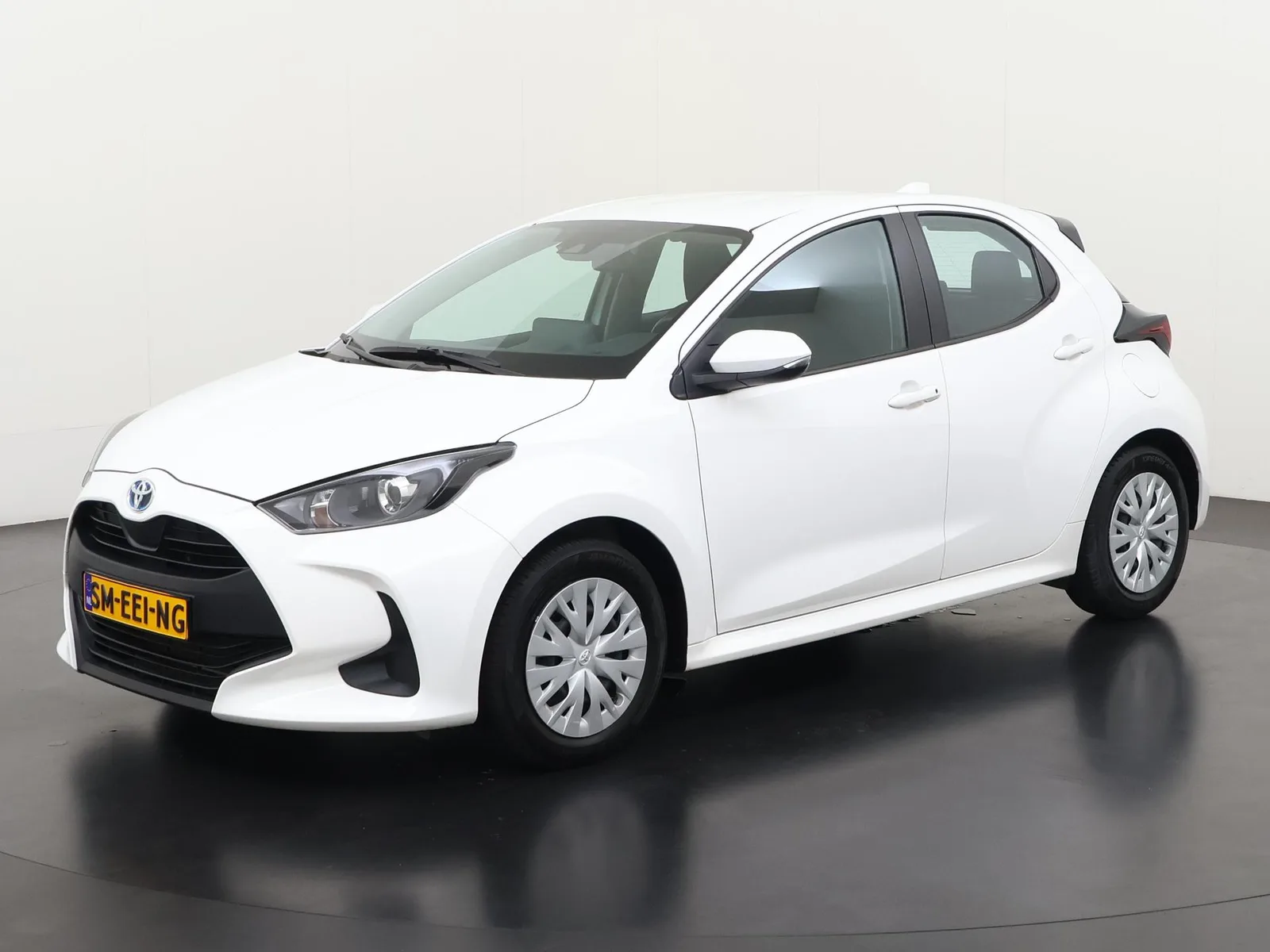 Toyota Yaris (2022) — foto 1