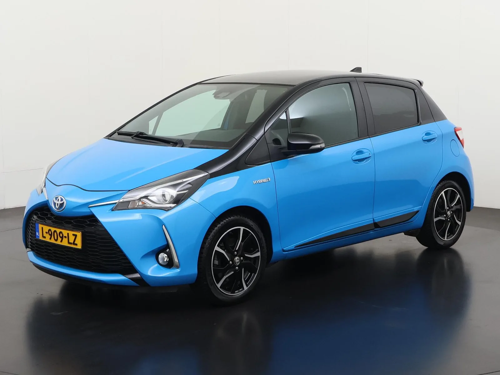 Toyota Yaris (2018) — foto 1