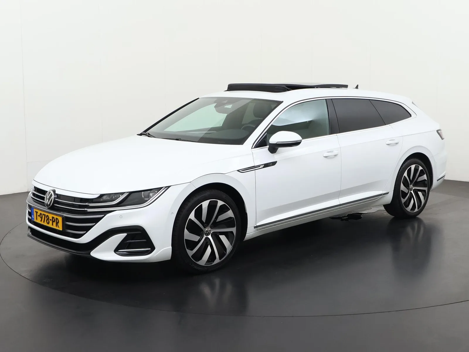 Volkswagen Arteon (2021) — foto 1