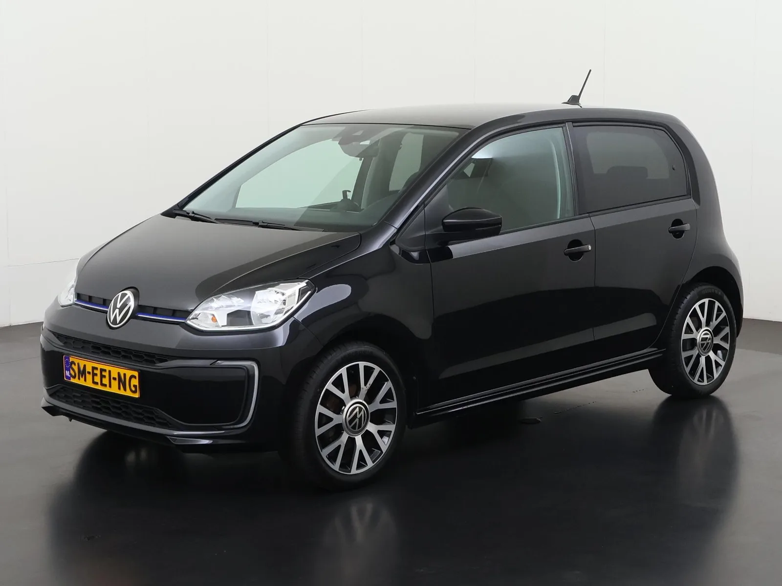 Volkswagen E-Up! (2023) — foto 1