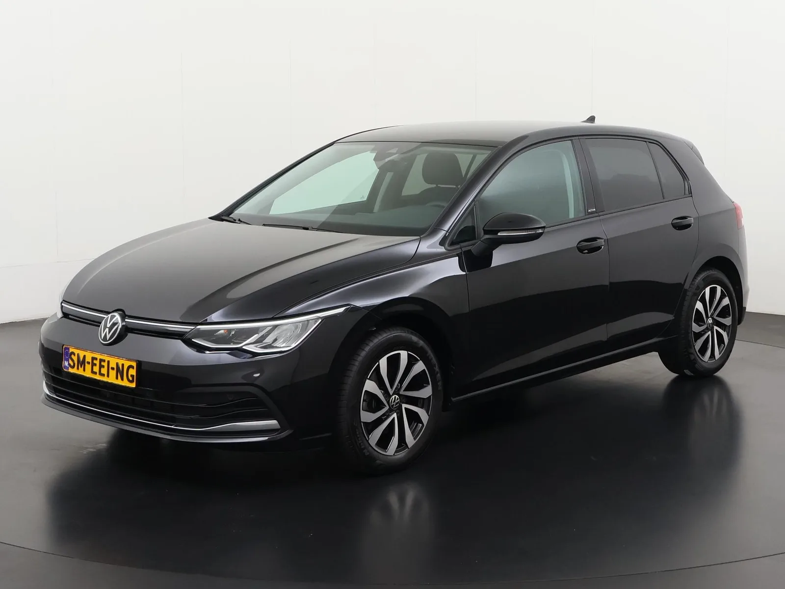 Volkswagen Golf (2023) — foto 1