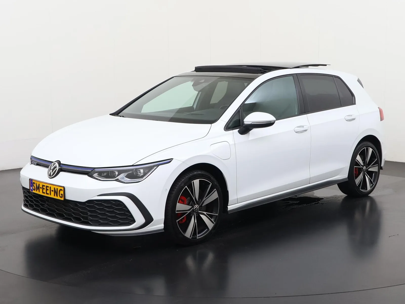 Volkswagen Golf (2020) — foto 1