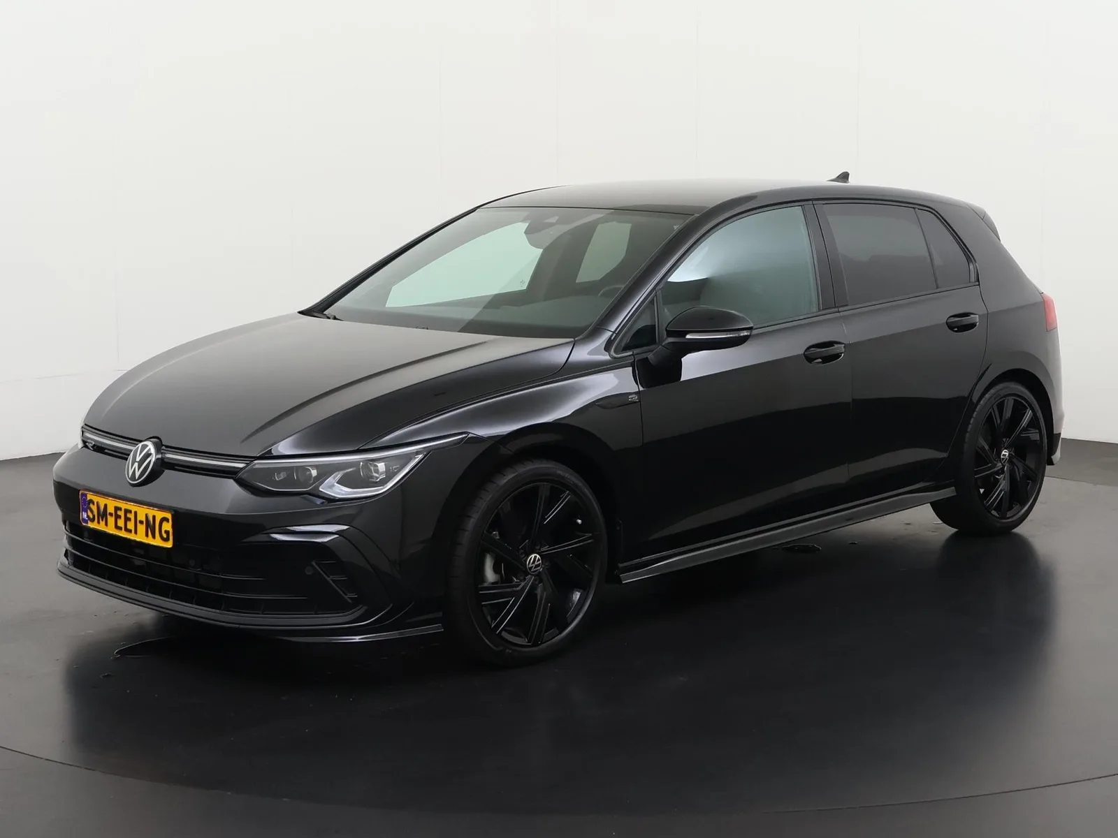 Volkswagen Golf (2024) — foto 1