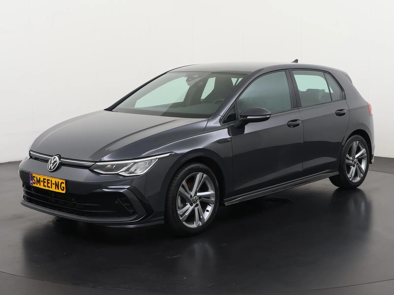 Volkswagen Golf (2024) — foto 1