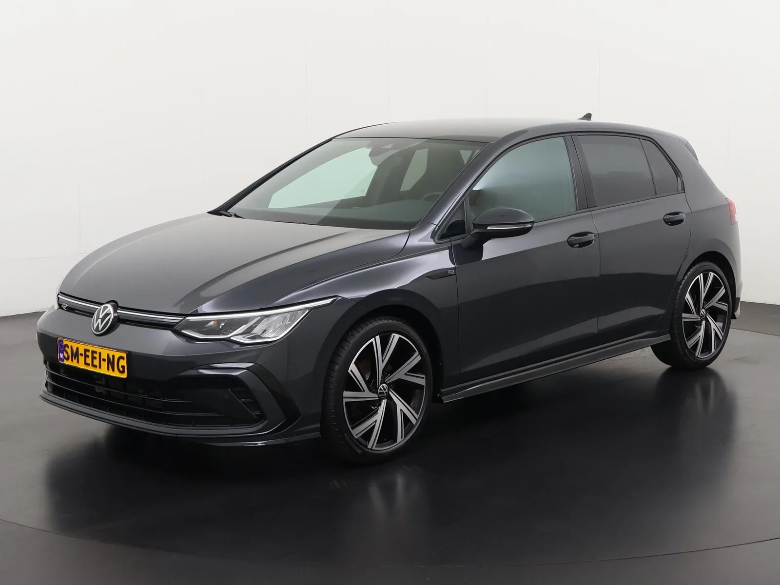 Volkswagen Golf (2024) — foto 1