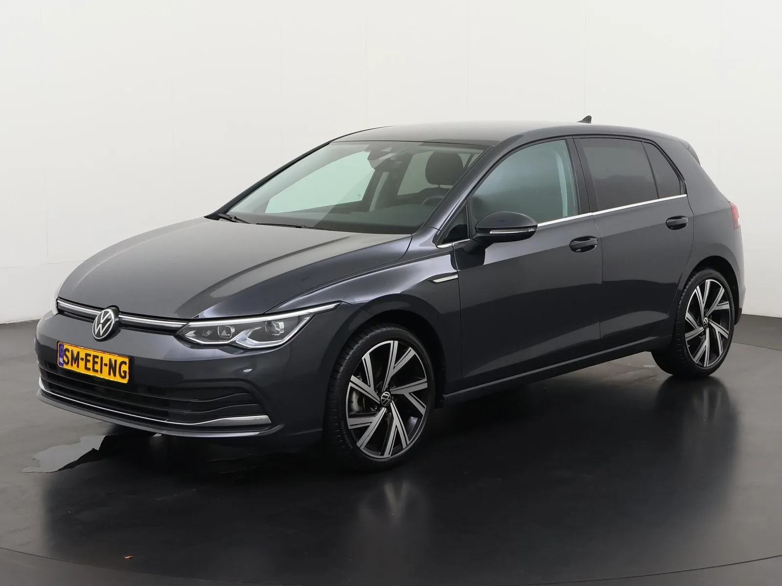Volkswagen Golf (2024) — foto 1