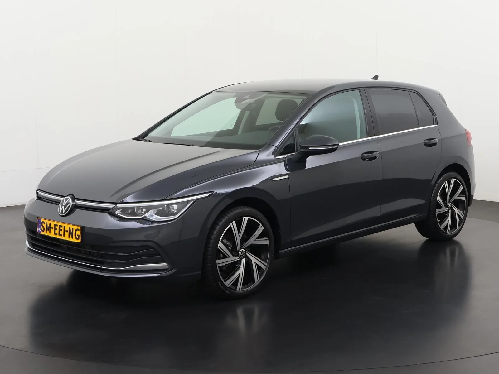 Volkswagen Golf (2024) — foto 1