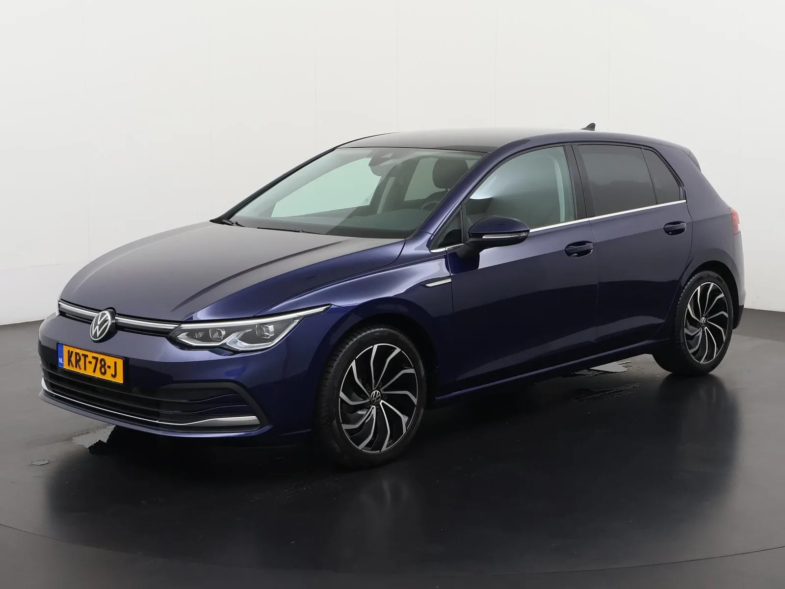 Volkswagen Golf (2023) — foto 1