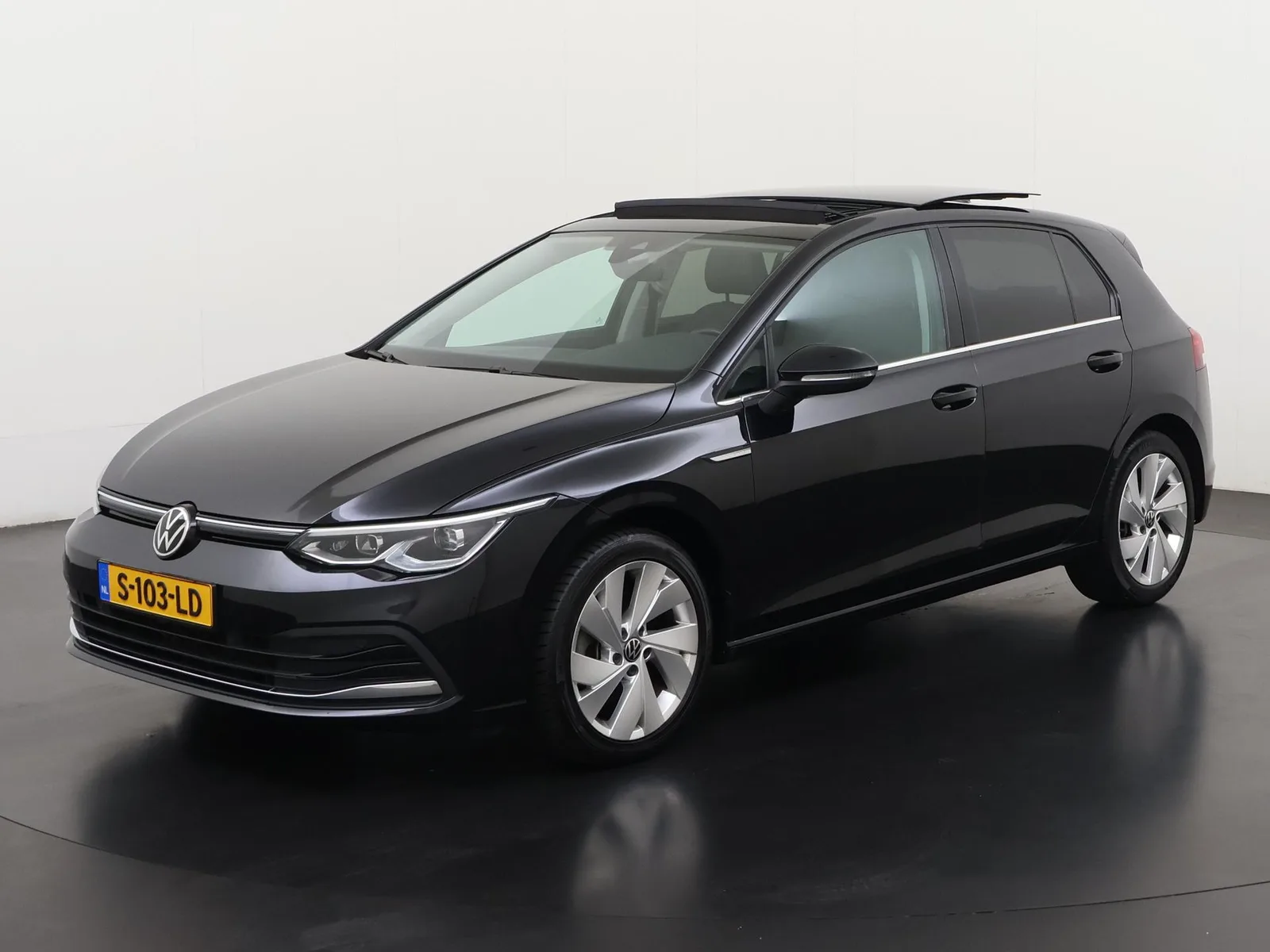 Volkswagen Golf (2020) — foto 1