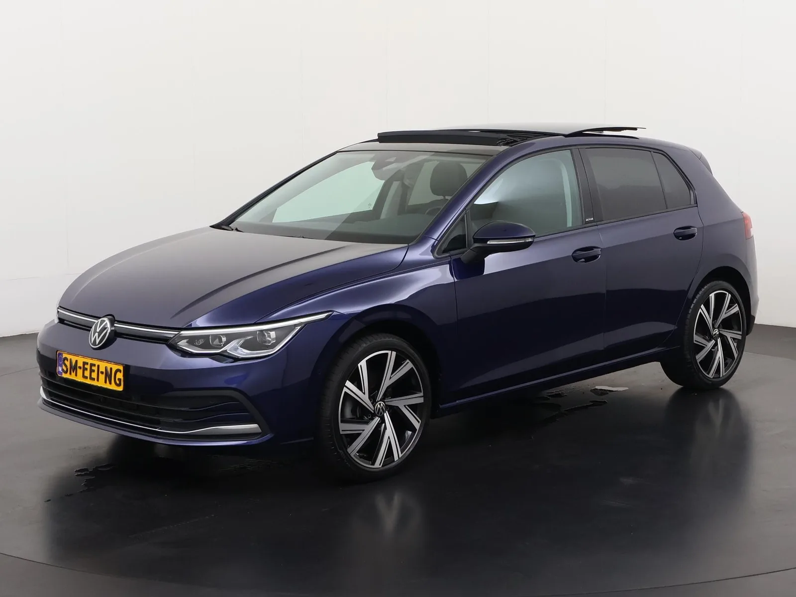 Volkswagen Golf (2023) — foto 1