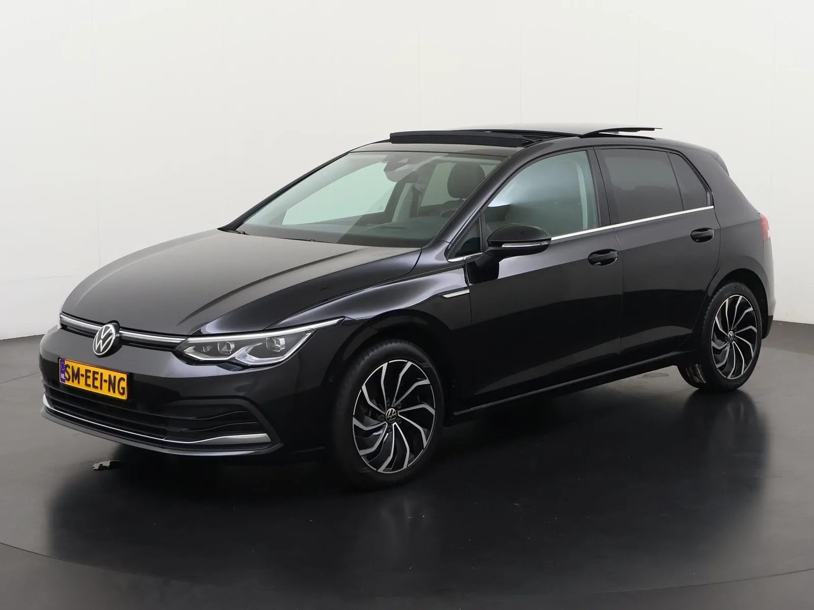 Volkswagen Golf (2022) — foto 1