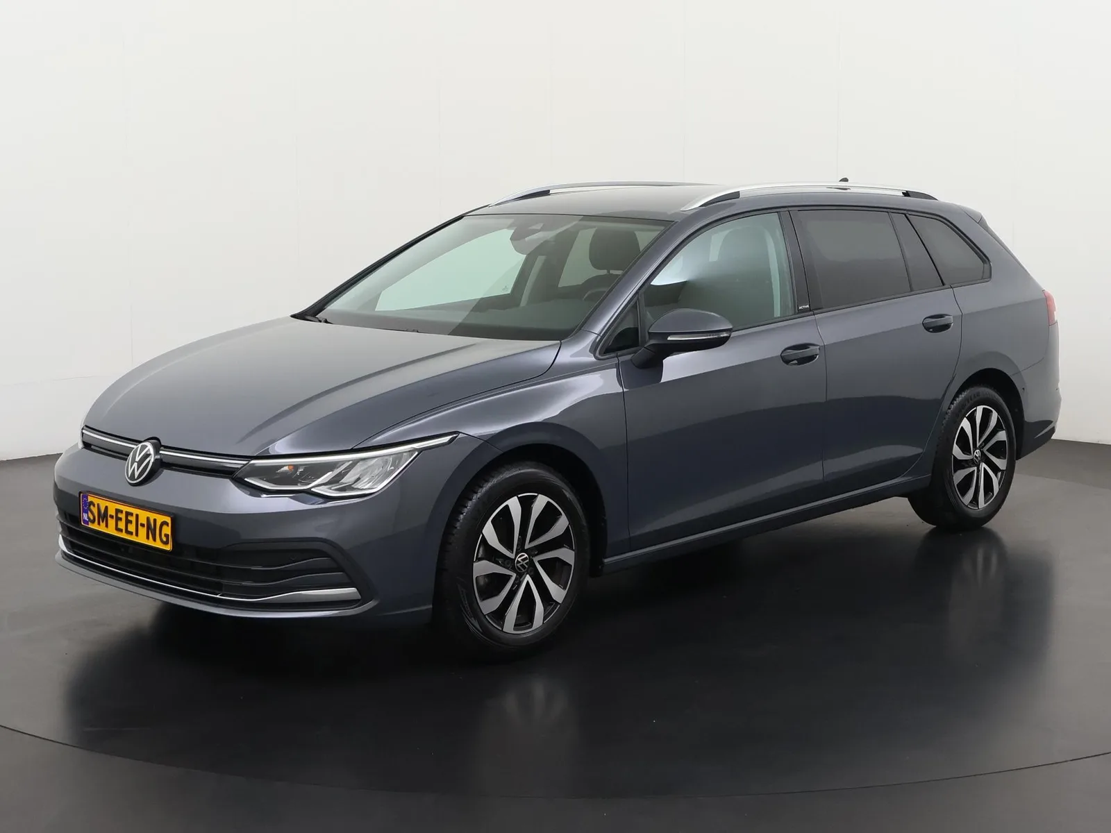 Volkswagen Golf (2023) — foto 1