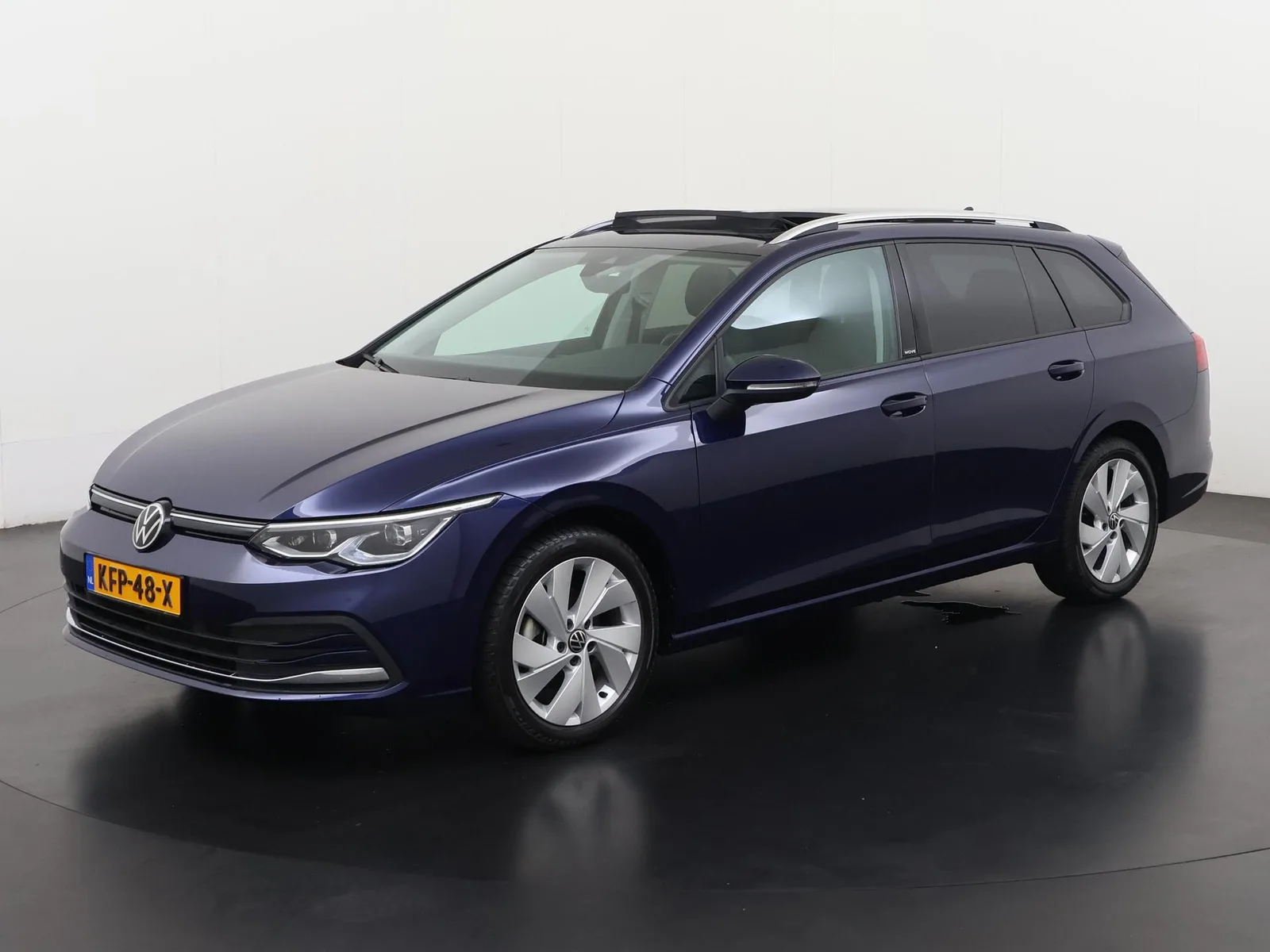 Volkswagen Golf (2024) — foto 1