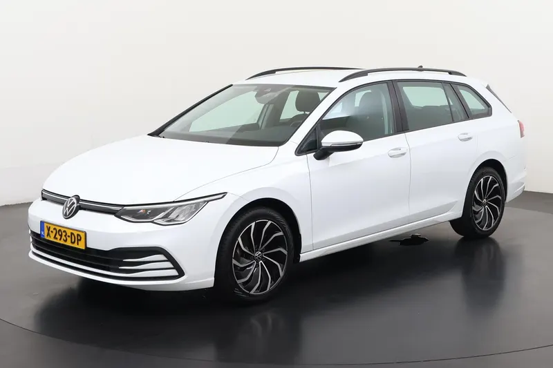 Volkswagen Golf (2023)