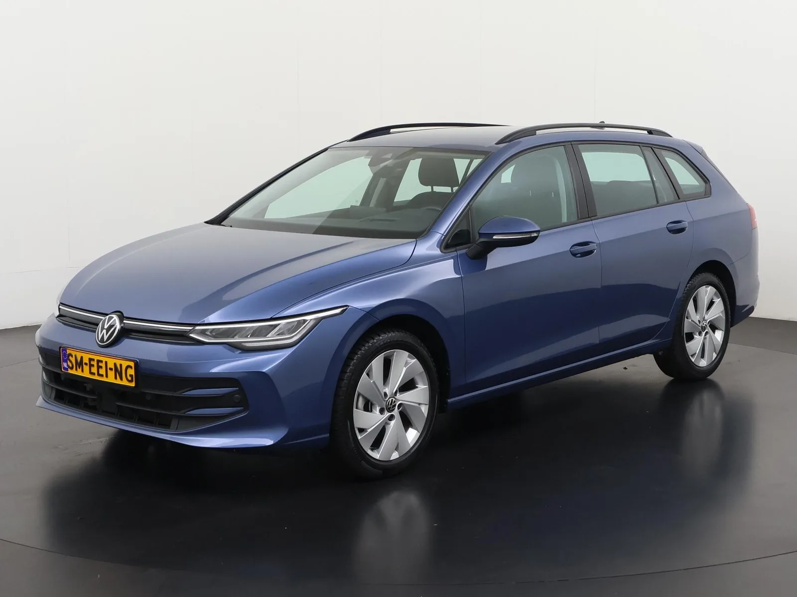 Volkswagen Golf (2024) — foto 1