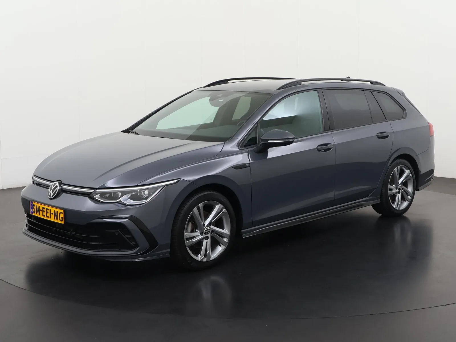 Volkswagen Golf (2024) — foto 1