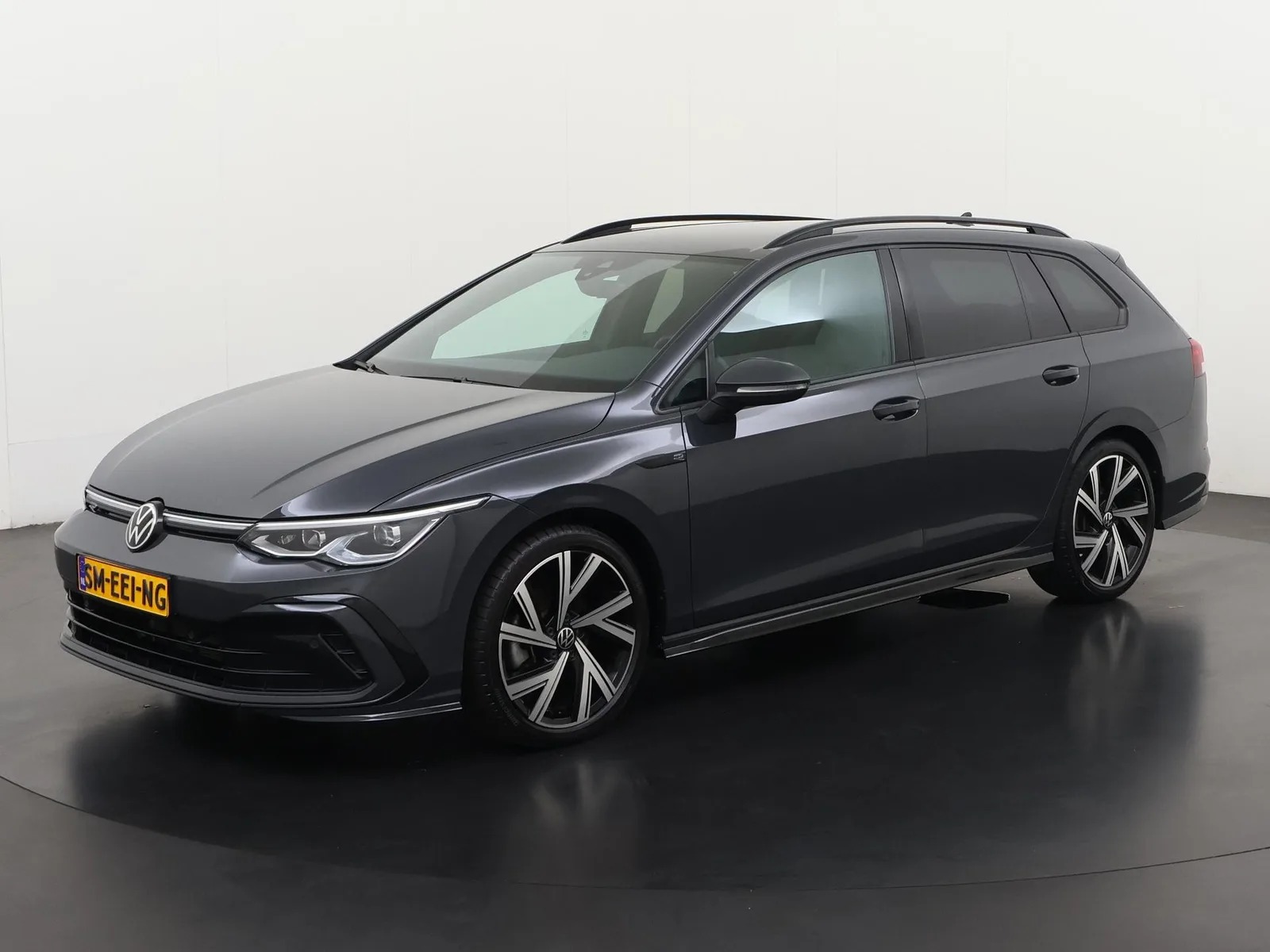 Volkswagen Golf (2023) — foto 1