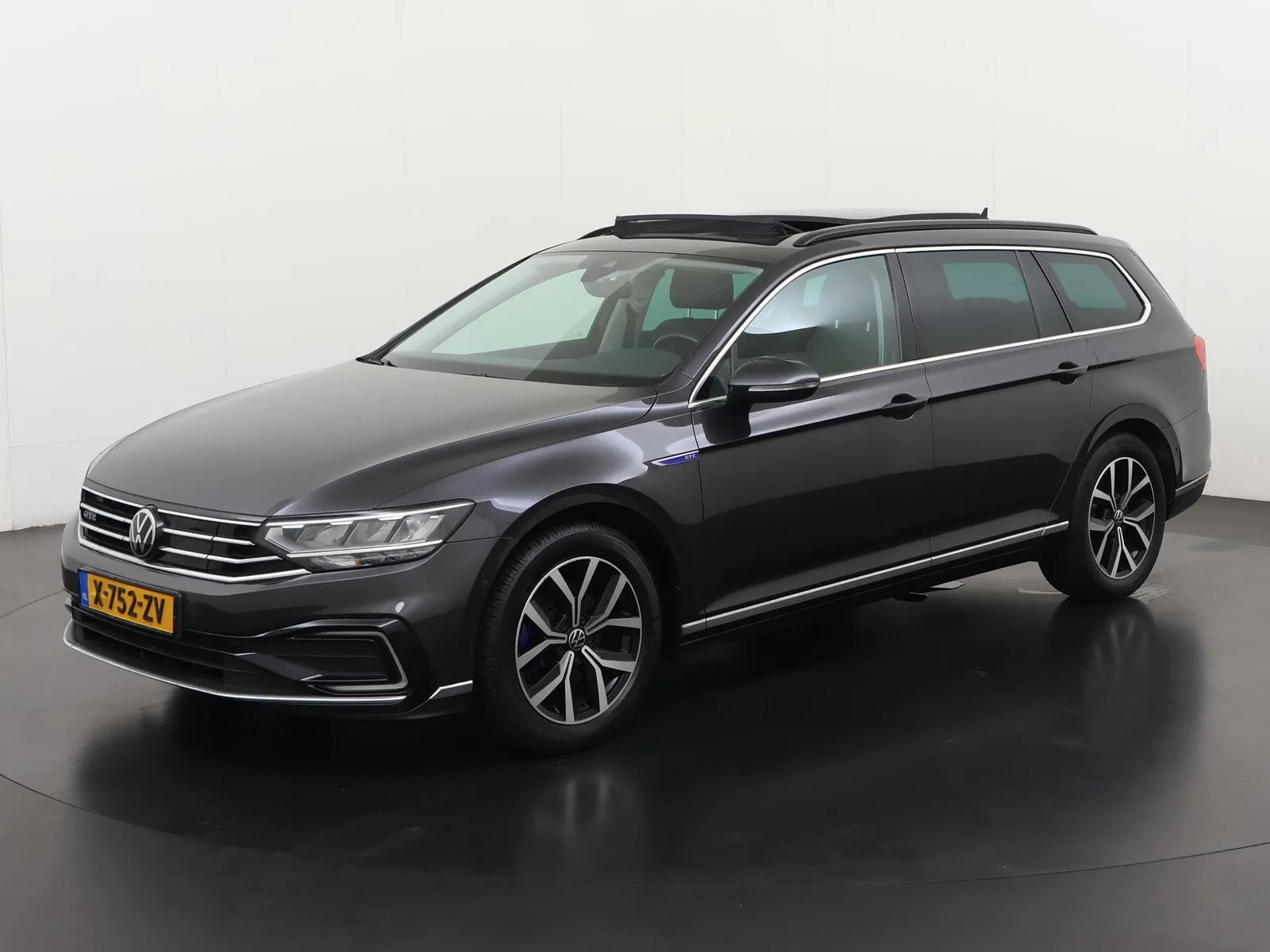 Volkswagen Passat (2020) — foto 1